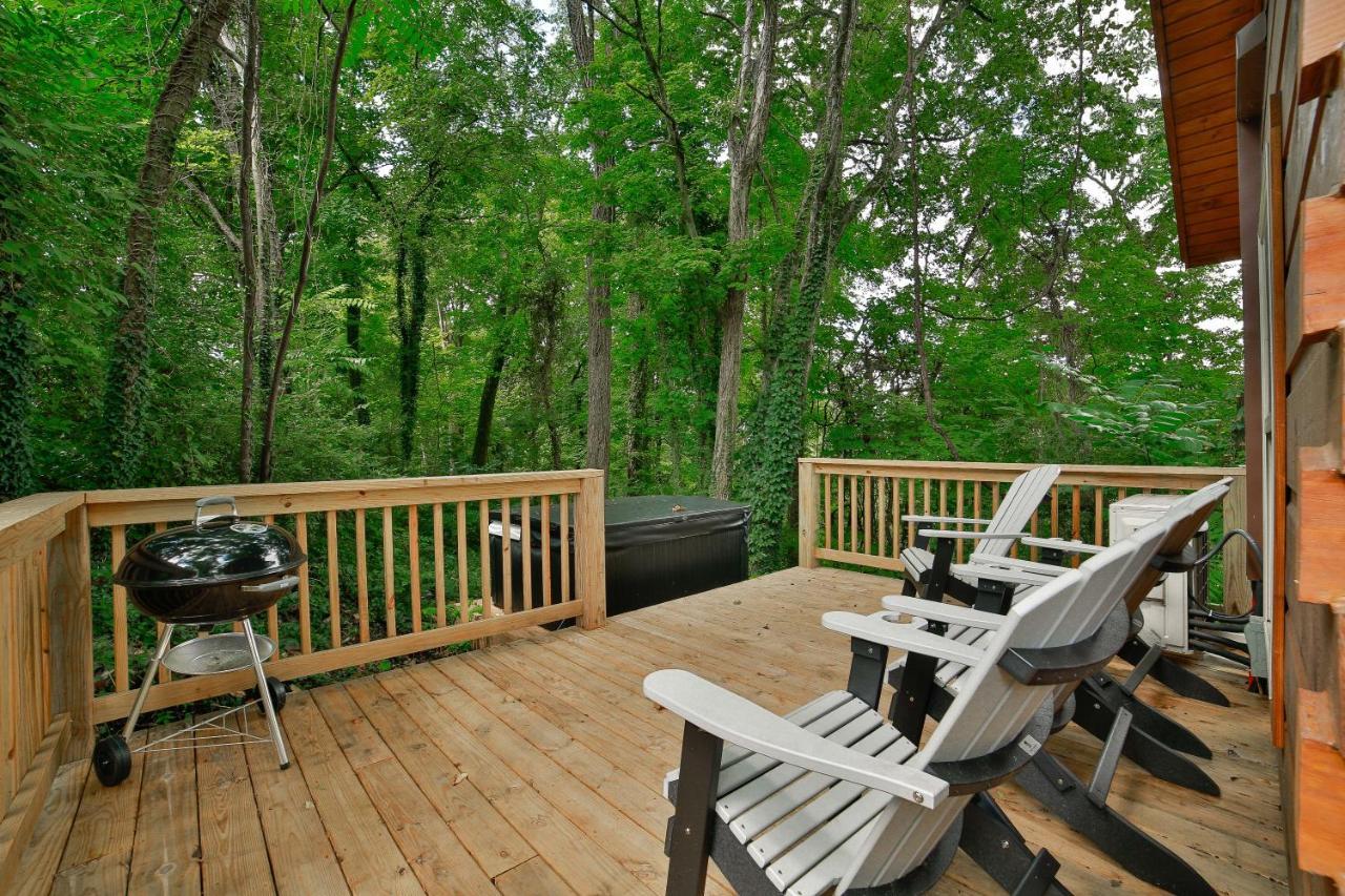 Thomas Cabin Forest Tiny Cabin With Hot Tub Chattanooga Luaran gambar