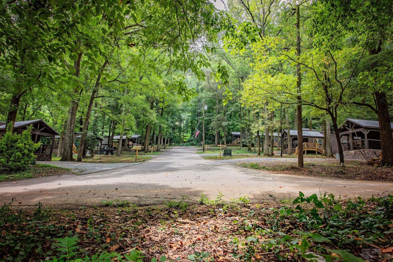Thomas Cabin Forest Tiny Cabin With Hot Tub Chattanooga Luaran gambar