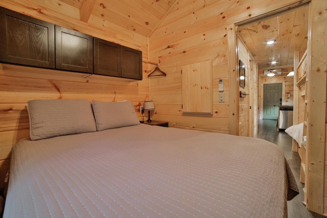 Thomas Cabin Forest Tiny Cabin With Hot Tub Chattanooga Luaran gambar