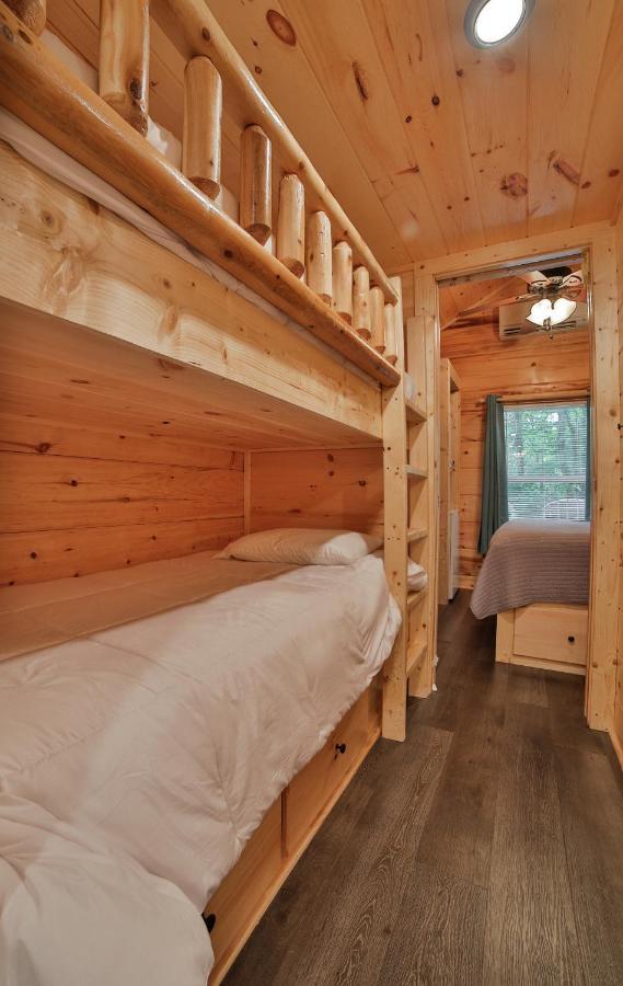 Thomas Cabin Forest Tiny Cabin With Hot Tub Chattanooga Luaran gambar